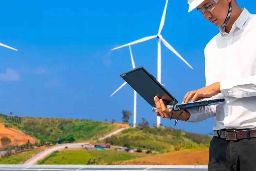 Berufsbild: Was macht ein Solartechniker? | agrajo.com