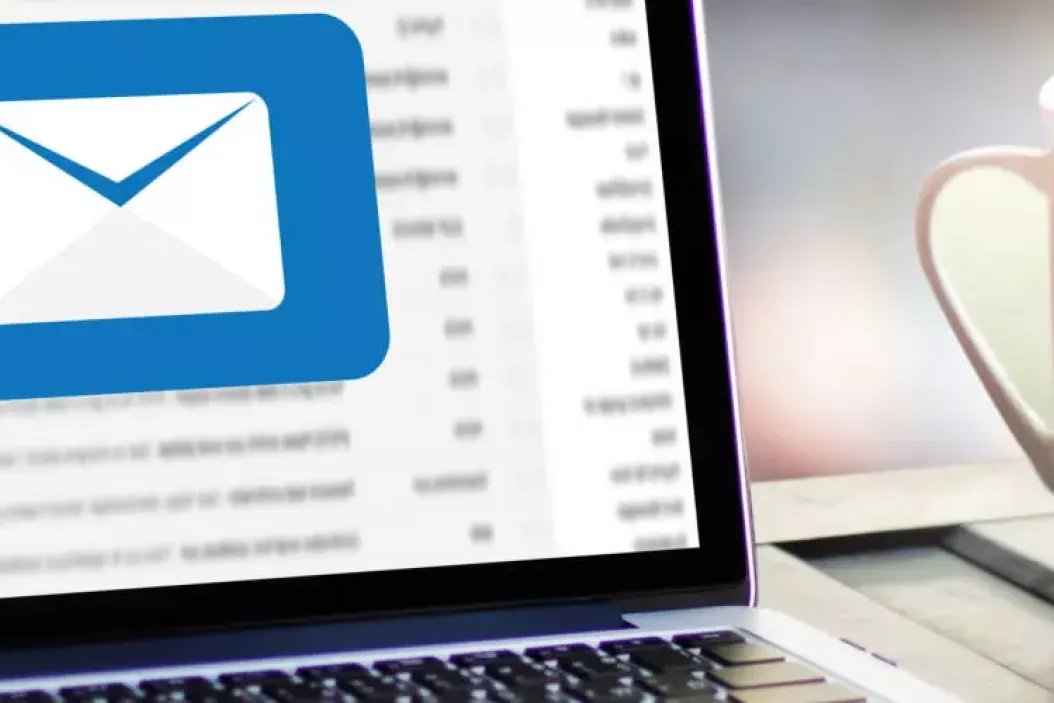 Bewerbung per E-Mail: So machst du es richtig! auf agrajo.com
